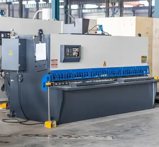 آلة قص شعاع متأرجح QC12K