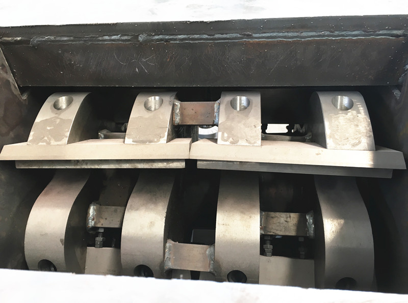 blades-2.png blades-2.png